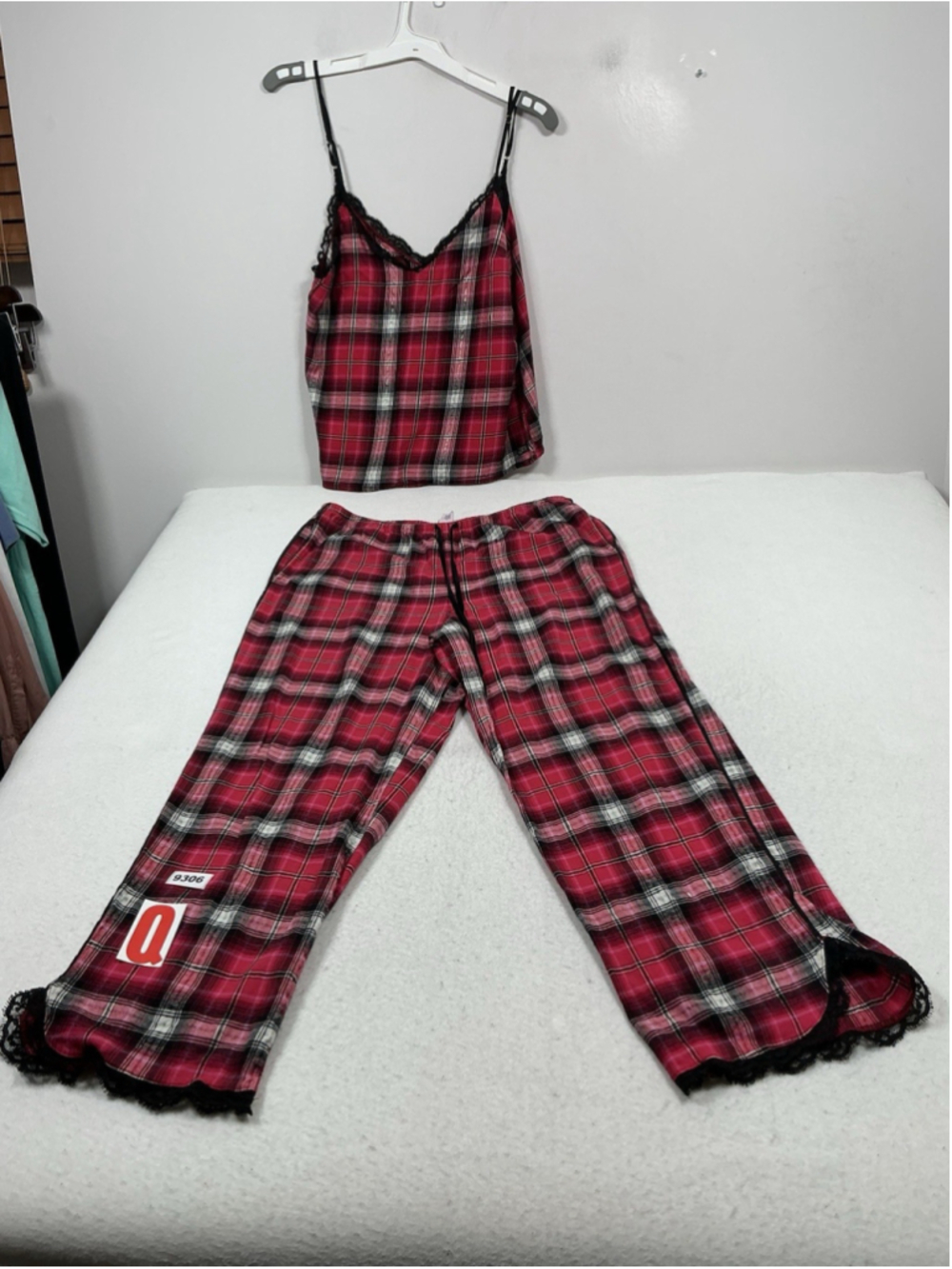 Womans Excellent Victoria Secret 2 Pc Red Plaid Pajama Set Large